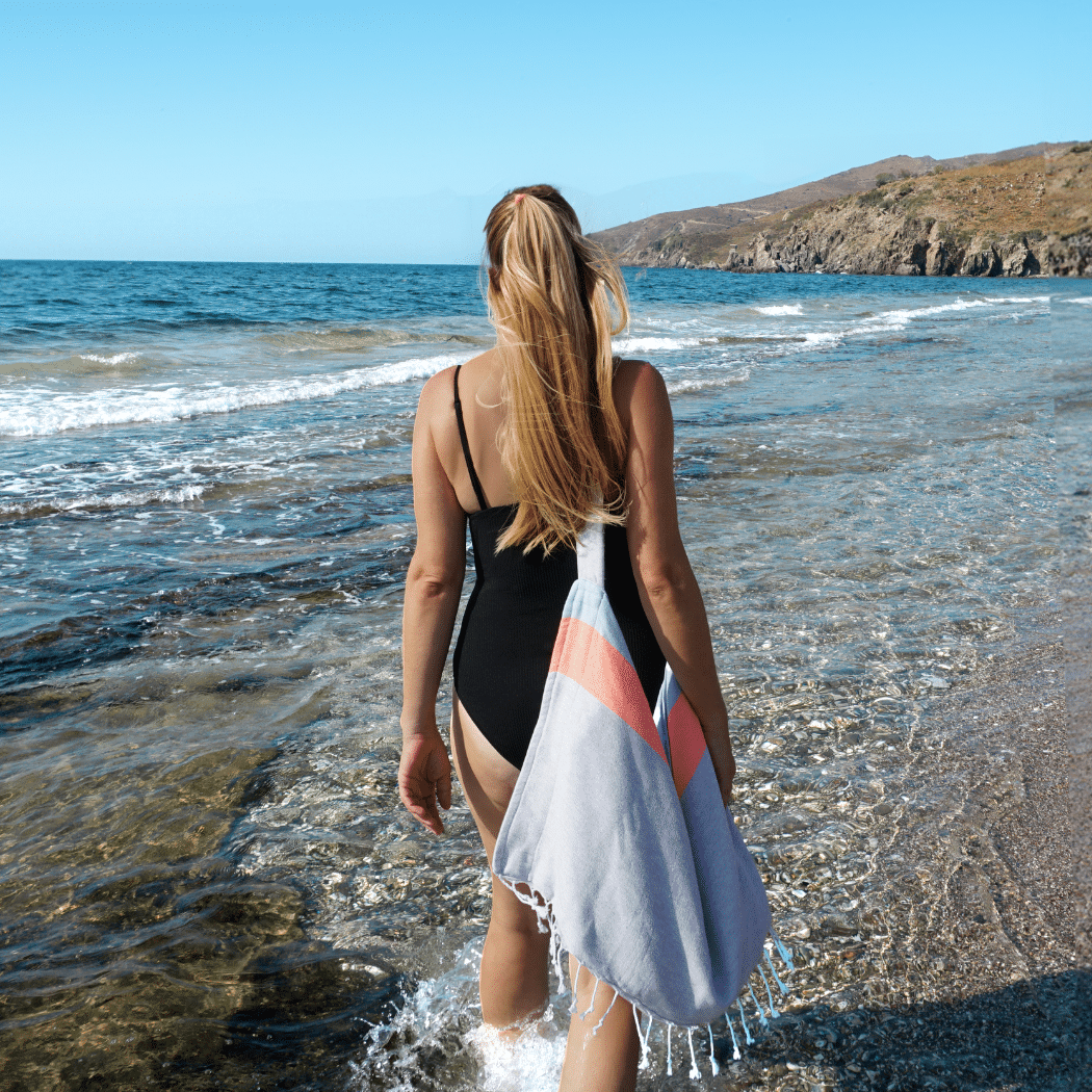 2-in-1 Beach Towel Bag in Grey & Charcoal – Made from Recycled Cotton