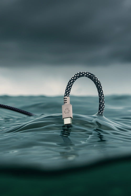 Charge your things  helping the environment! USB Sea Blue · Type C · 100W · 2 meter · Made of recycled fishing nets